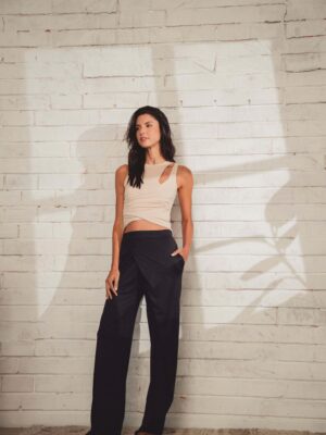 PANTALÓN CROSSED CON CINTURÓN
