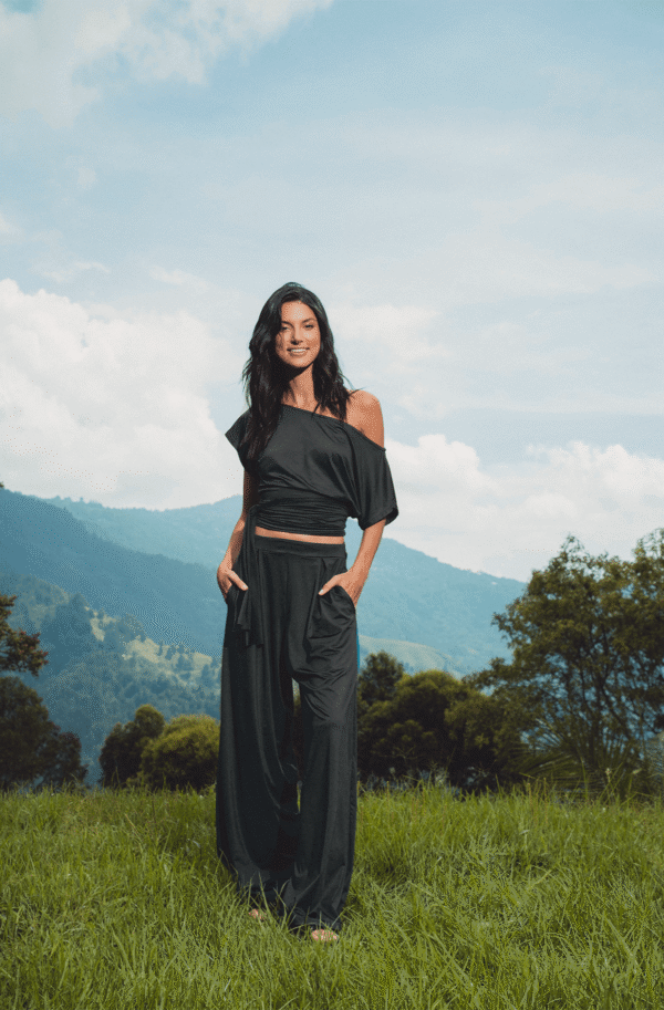 PANTALON AMPLIO CON RECOGIDO EN BOTA